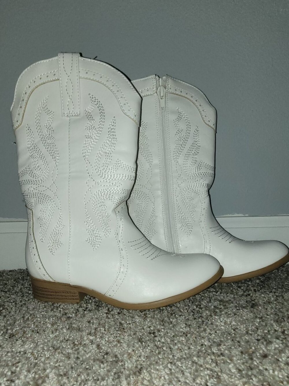 Dream Pairs Girls White Western Cowboy Boots Size 2 – Like New